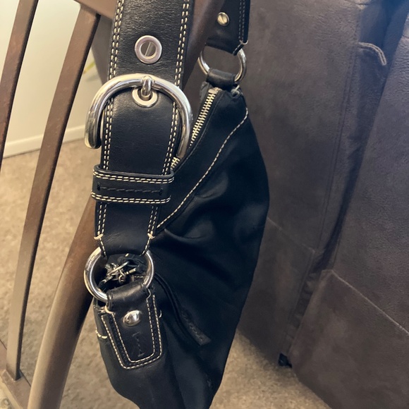 Coach Soho Black Smooth Leather Pleated Shoulder Handbag J0982-F13730 - Picture 3 of 5